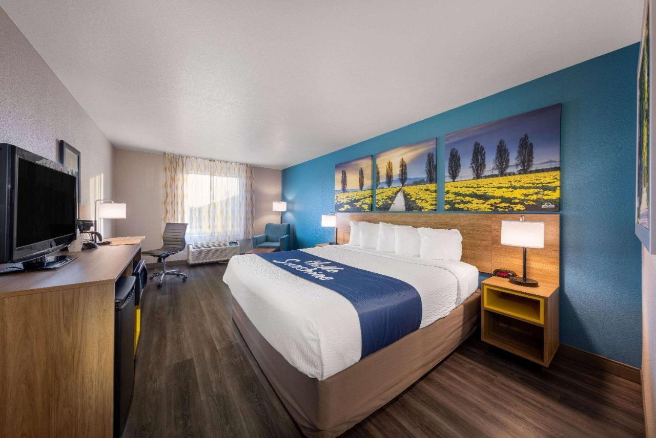 Days Inn By Wyndham Lathrop Dış mekan fotoğraf