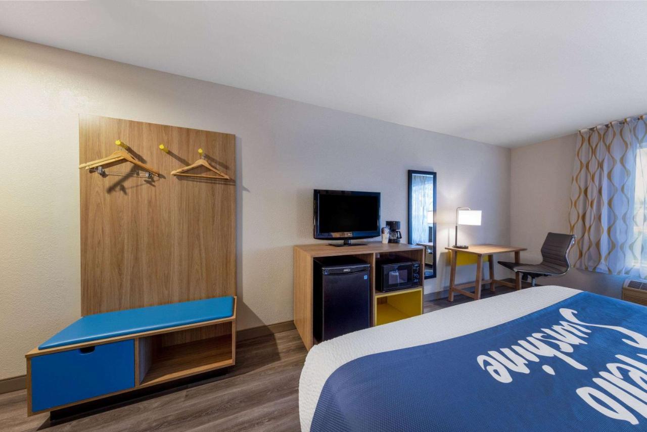Days Inn By Wyndham Lathrop Dış mekan fotoğraf
